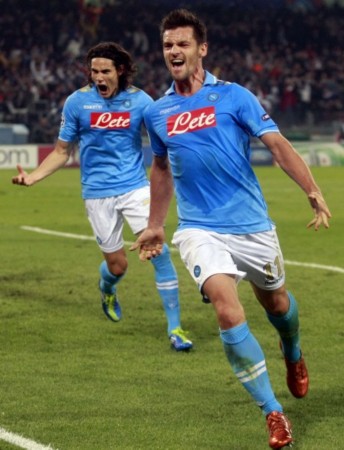 赛场上保持 赛场上保持